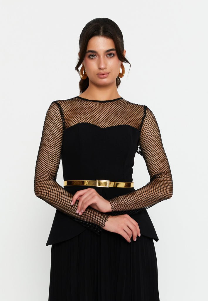 Illusion-Mesh Bodice Maxi Gown with Metal-Finish Belt – Sweetheart Inner Line & Knife-Pleated Flowing Skirt