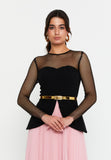 Illusion-Mesh Bodice Maxi Gown with Metal-Finish Belt – Sweetheart Inner Line & Knife-Pleated Flowing Skirt