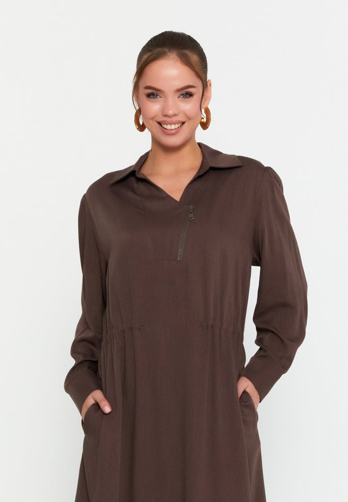 Collared Long-Sleeve Midi Dress – Half-Zip Front, Hidden Pockets & A-Line Silhouette for Effortless Everyday Elegance