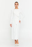Structured Long-Sleeve Evening Gown – Sculpted Waistline, Draped Detailing & Pearl-Embellished Accents