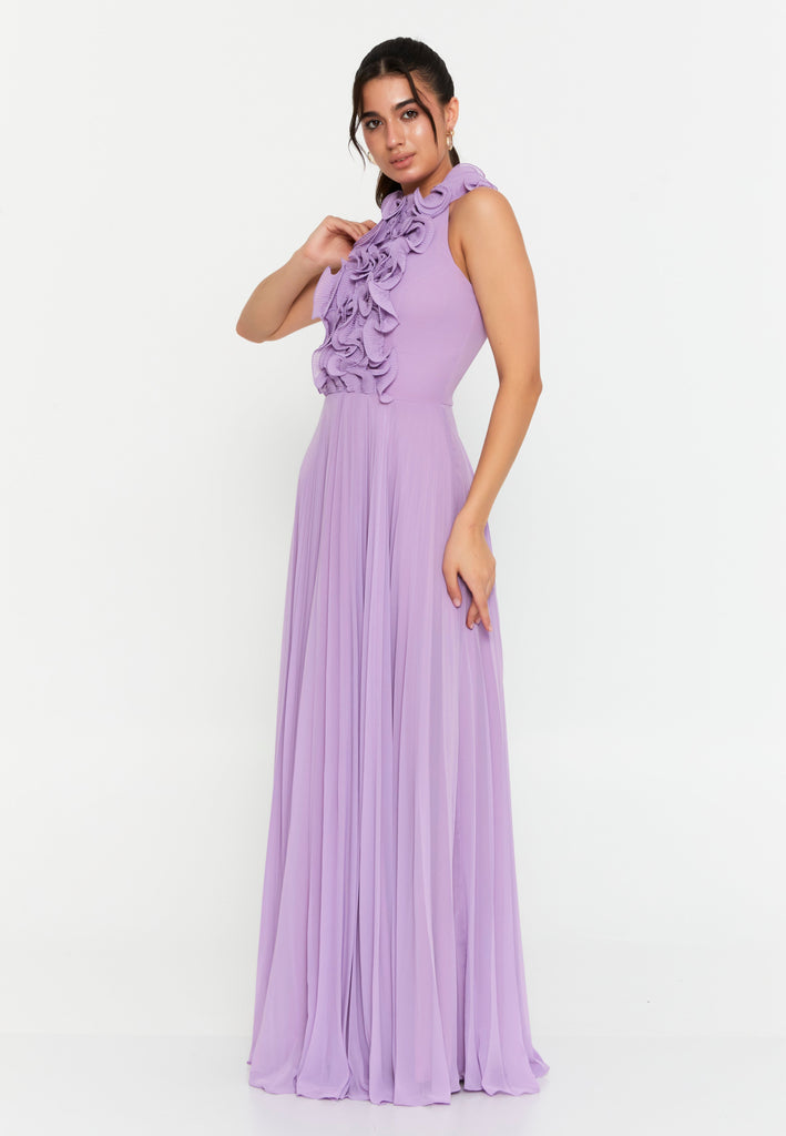 High-Neck 3D Floral Pleated Maxi Gown – Cinched Waist, Flowing Micro-Pleats & Effortless Ethereal Elegance