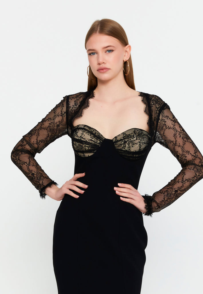 Lace-Paneled Mermaid Gown – Deep V Neckline, Sheer Long Sleeves & Refined Feminine Silhouette