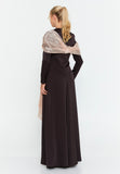 Long-Sleeve Draped Scarf Evening Gown – Hand-Beaded Embellishment × Sculpted Waist × Flowing Train Silhouette